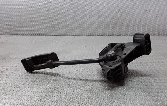 Opel Vectra C Accelerator pedal position sensor 9186726