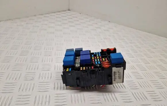 Renault Talisman Fuse module 243800453R
