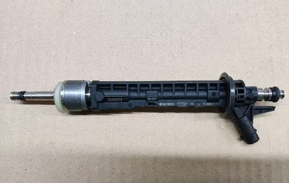 Mercedes-Benz X-class W470 Fuel injector 0261500732