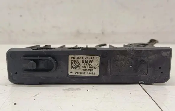 BMW 1 F40 Current control relay 8661071