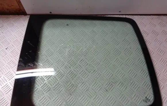 Volkswagen Caddy Side middle window/glass 43R001583