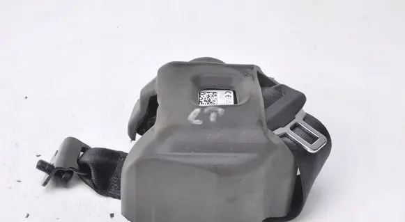 BMW 1 F40 Rear seatbelt