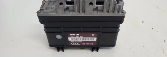 Audi 80 90 S2 B4 Engine control unit/module 0261200735 8A0907311B