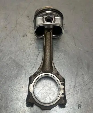 Volkswagen Golf III Piston with connecting rod 021e