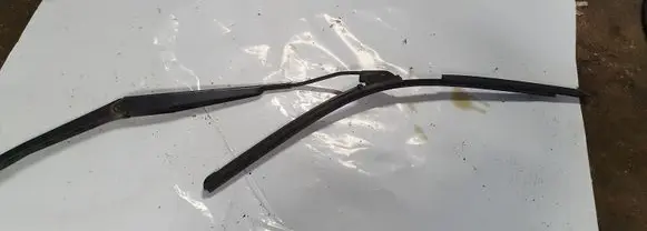 Toyota Avensis Verso Windshield/front glass wiper blade NOCODE