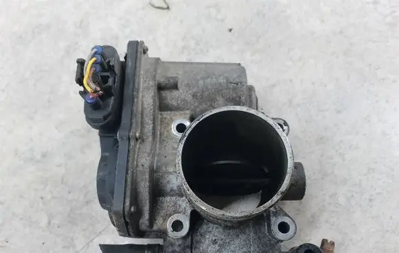 Mazda 6 Throttle body valve RF7J136B0D
