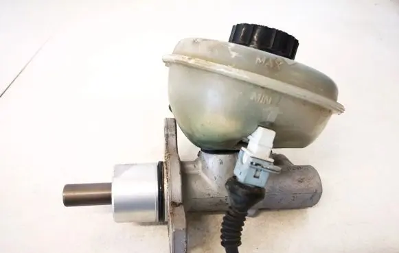 Audi A4 S4 B5 8D Master brake cylinder 8d0611301