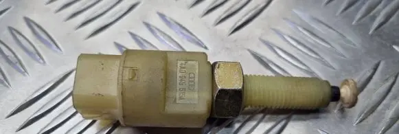 Volkswagen PASSAT B5 Brake pedal sensor switch 4A0945515A