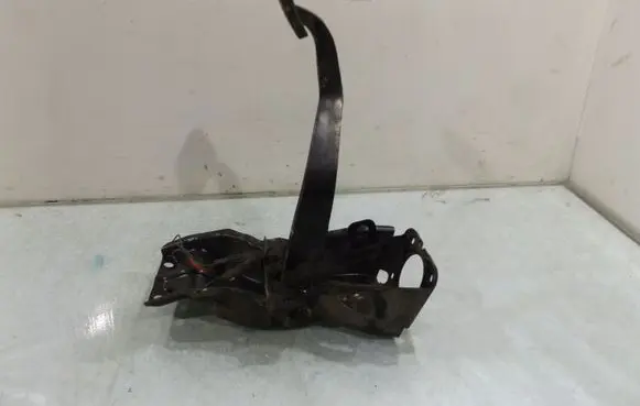 Opel Frontera A Brake pedal