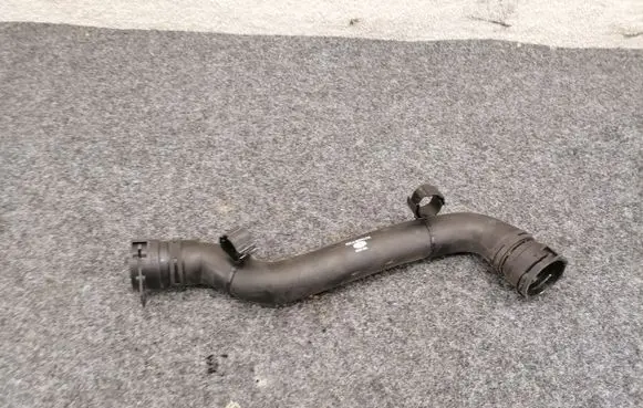 Land Rover Range Rover Sport L494 Engine coolant pipe/hose FPLA8D033CA FPLA8D033