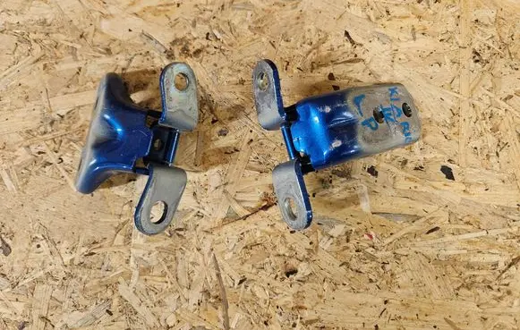 Front door hinge set