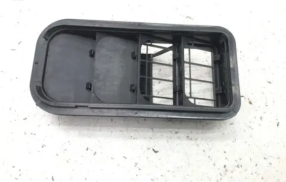 Volkswagen Tiguan Quarter panel pressure vent 571819945