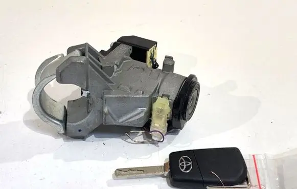Toyota Auris E180 Ignition lock 450200205