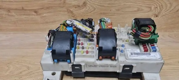 Ford Focus C-MAX Fuse module 7M5T14A073CC
