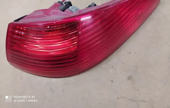 Peugeot 607 Rear/tail lights 25430202
