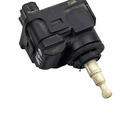 Headlight level adjustment motor
