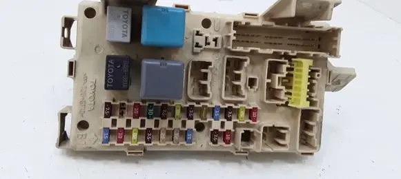 Toyota Avensis T250 Comfort/convenience module 905763