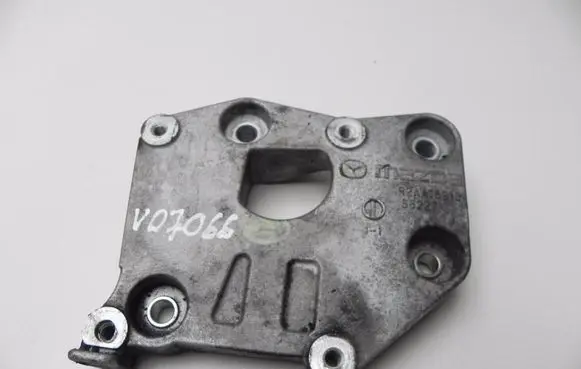 Mazda 6 Engine mounting bracket R2AA15810 VD7066