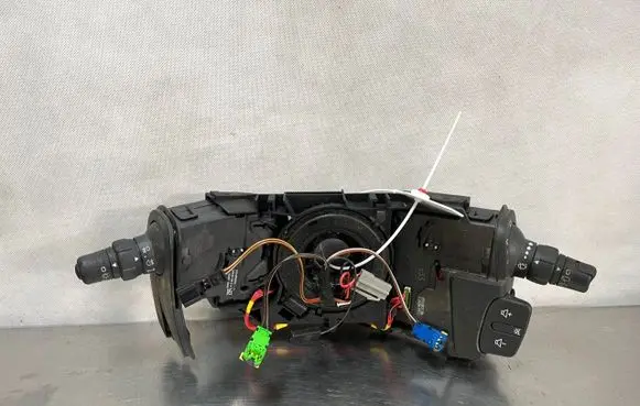 Renault Clio III Other switches/knobs/shifts 8200245499AA