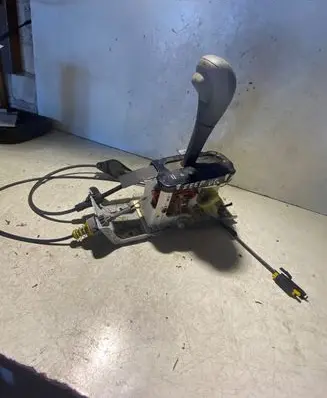 Jeep Cherokee Gear shifter/selector P52104313AE 108020009
