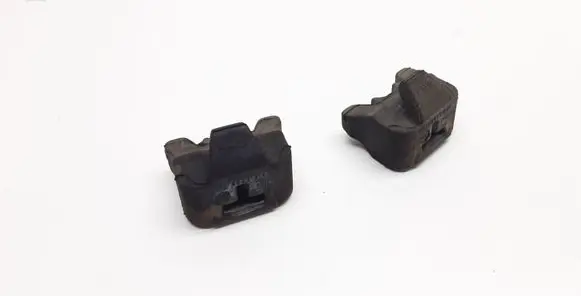 BMW 1 E82 E88 Radiator mount bracket 7805310 17117805310