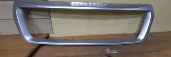 Peugeot Boxer Front bumper upper radiator grill MIA9740