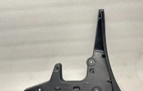 Audi A6 S6 C6 4F Bumper support mounting bracket corner 4F9807454
