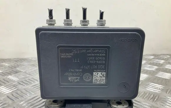 Skoda Octavia Mk3 (5E) ABS Pump 3Q0907379P 5Q0614235