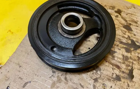 Dacia Jogger Crankshaft pulley 123033842R