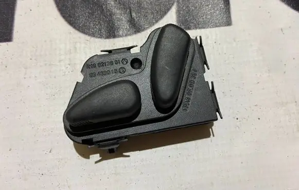 Mercedes-Benz E W211 Seat control switch A2108213851 2108213851