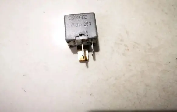 Volkswagen Sharan Other relay 357911253 899568