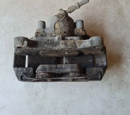 Volkswagen PASSAT CC Front brake caliper