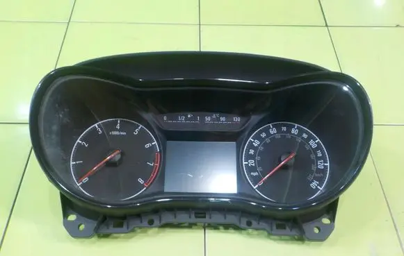 Opel Corsa E Speedometer (instrument cluster) 367030224
