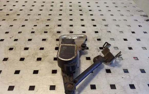 Mercedes-Benz E W212 Headlight/headlamp level sensor A0065428318