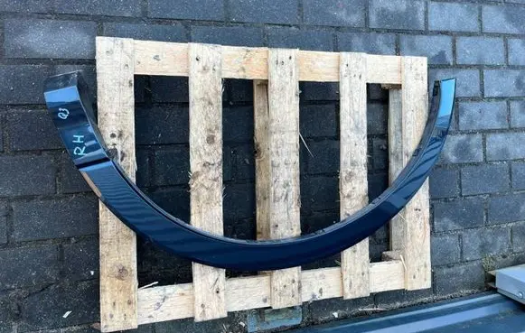Audi Q3 F3 Rear sill (body part) 