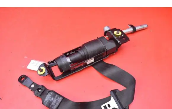 Volvo S40 Front seatbelt 6841783