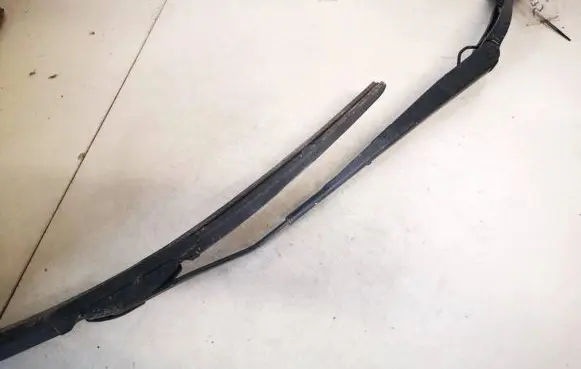 Chevrolet Cruze Front wiper blade arm 95971328