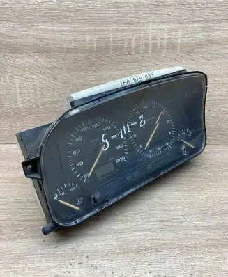 Volkswagen Golf III Speedometer (instrument cluster) 1H6919033 87001262