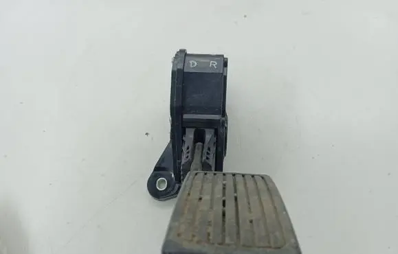 Honda CR-V Accelerator throttle pedal