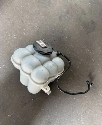 Volkswagen Touareg III Coolant expansion tank/reservoir 4M0121405AG