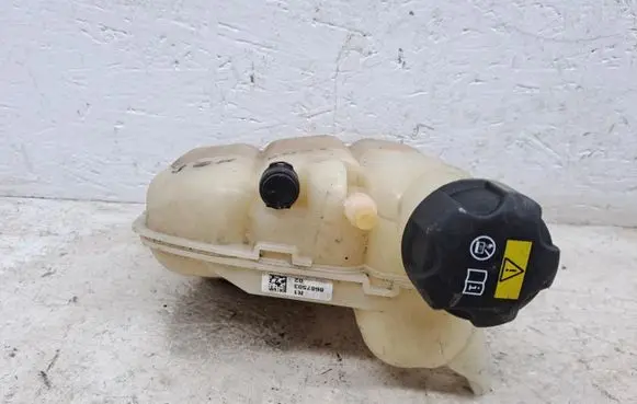 BMW 2 F46 Coolant expansion tank/reservoir 8687503