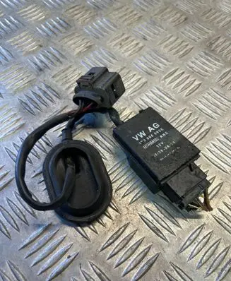 Volkswagen Touran I Fuel injection pump control unit/module 1T0906093E