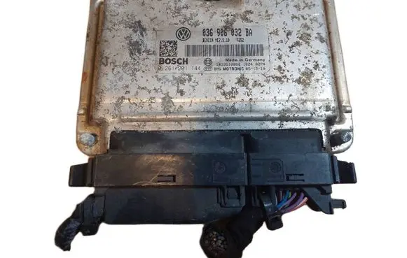 Volkswagen Golf V Engine control unit/module ECU 0261201144 036906032BA ME7510