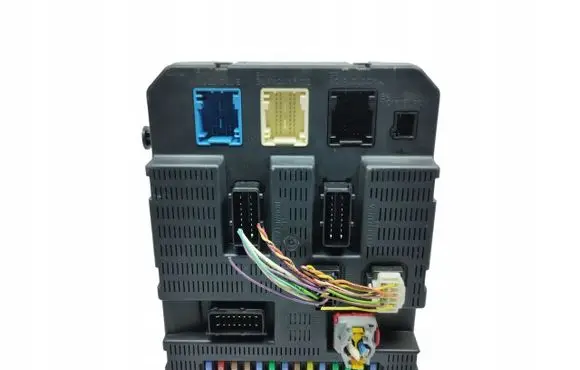 Peugeot 308 Fuse module 9663798180