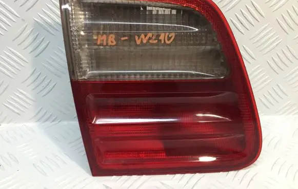 Mercedes-Benz E W210 Tailgate rear/tail lights A2108205964