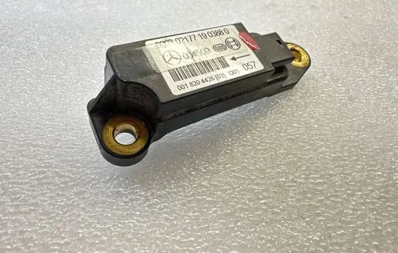 Mercedes-Benz CLK A209 C209 Airbag deployment crash/impact sensor 0018204426 004509 0003021771903880