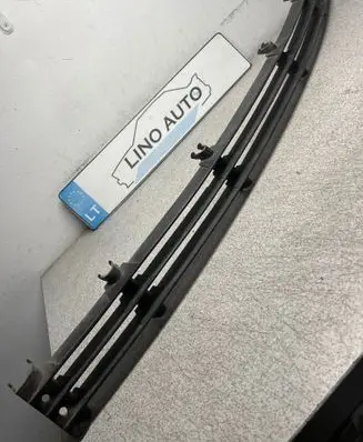 BMW 7 E38 Front bumper lower grill 8125325