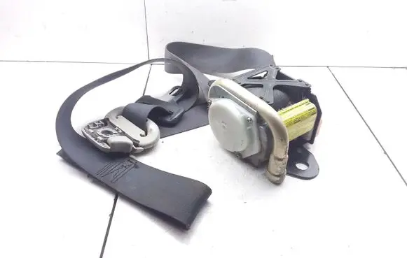 Toyota Corolla E120 E130 Front seatbelt 7321002130 040858