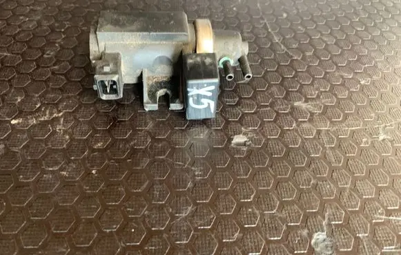 BMW X5 E53 Turbo solenoid valve 72279600 04T216 2247906