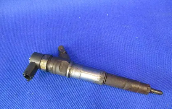 Renault Master III Fuel injector 0445110634